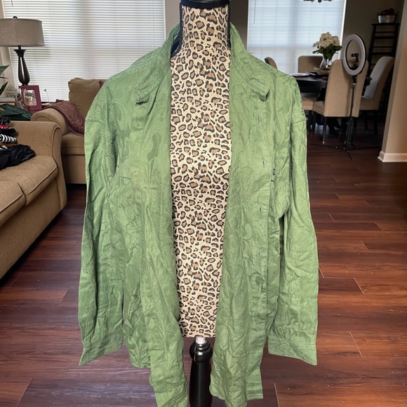 Green Whipper In Button Up Tee - Picture 3 of 4